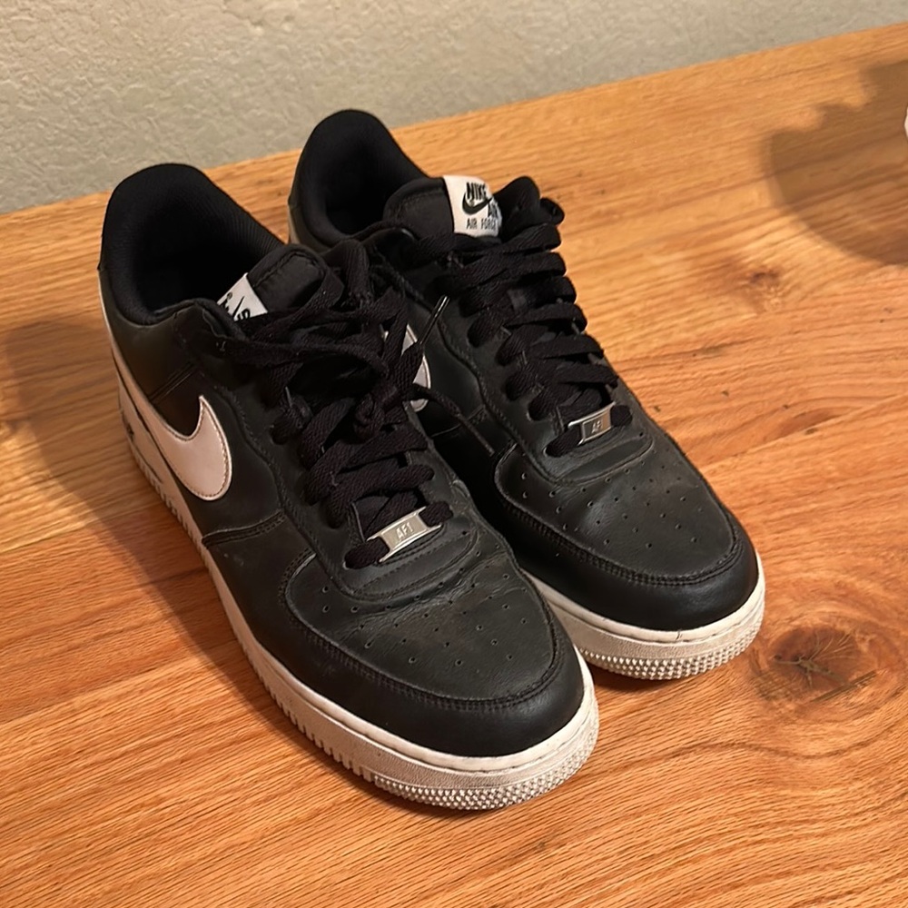 Nike Black and White Sneakers